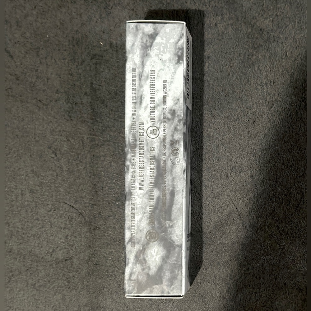 🪦Jeffree Star Six Feet Under The Gloss - sheer dark gray w silver sparkles - Picture 5 of 9